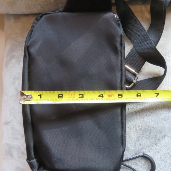 Wild Fable Black 1/2 Moon Shape Zip Top Adjustable Fanny Pack Belt Shoulder Bag - Picture 12 of 16